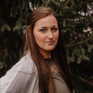 Meet your Posher, Katelyn